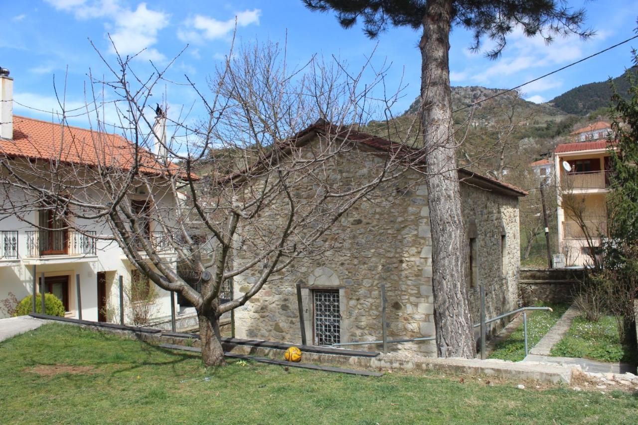 Family'S Houses Kalavryta Exterior photo