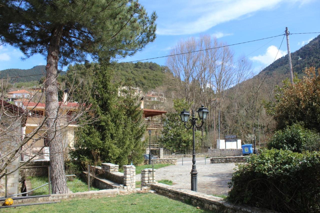 Family'S Houses Kalavryta Exterior photo